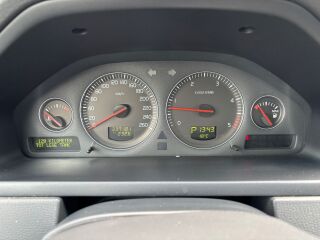 Volvo XC90 Momentum AWD 2.4 R5 D5 136kW