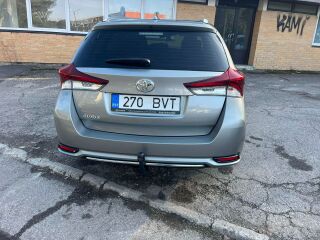 Toyota Auris 1.6 97кВ