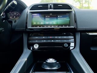 Jaguar F-Pace F-Pace R-Dynamic 2.0 132kW
