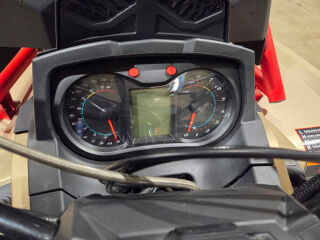 Odes MUD PRO 1000L EPS V-Twin T3b 63kW