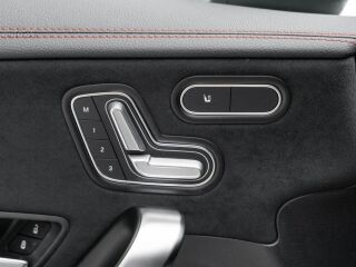 Mercedes-Benz CLA 180 180 AMG line 1.3 100kW