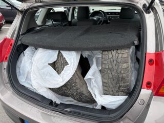 Toyota Auris 1.6 97кВ