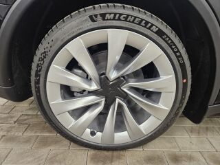Tesla Model Y Long Range Dual Motor AWD Launch Series