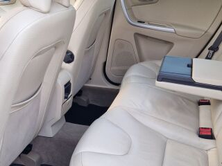 Volvo XC60 Summum AWD MY2012 2.4 D5 158kW