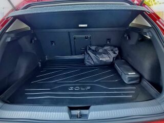 Volkswagen Golf GOLF 8 LIFE 1,0 ETSI 110H DSG 1.0 81кВ