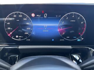 Mercedes-Benz GLA 180 AMG pakett 1.3 100кВ