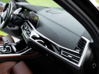 BMW X7 M-Sportpakett Individual B&W Shadowline 3.0 195kW