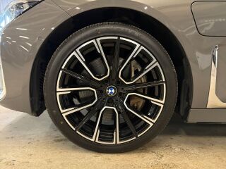 BMW 745 Le xDrive Plug-In 3.0 290кВ