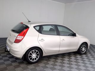 Hyundai i30 Elegance 1.6 90кВ