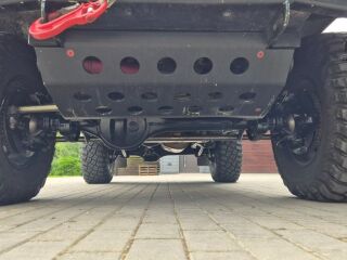 Land Rover Defender 2.4 90kW