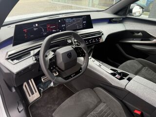 Peugeot 5008 GT 1.2 Hybrid 100kW