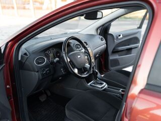 Ford Focus Ghia 2.0 107kW