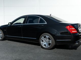 Mercedes-Benz S 600 Long 5.5 V12 380kW