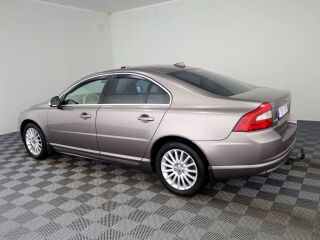 Volvo S80 Summum 2.4 D5 136кВ
