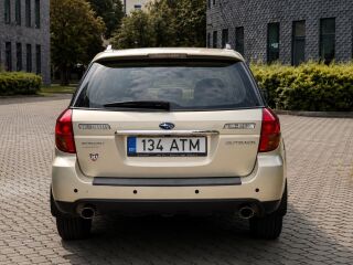 Subaru Outback Premium Edition 2.5 121кВ