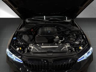 BMW 320 Touring G21 M Sport Black-Sapphire Metallic 2.0 140kW
