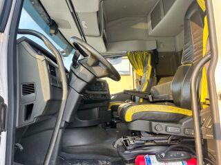 Volvo FH550 8X2 EURO6 + FASSI F660 + JIB 413kW