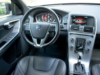 Volvo XC60 AWD Summum Intelli SAFE PRO Wntr 2.4 D4 R5 140kW