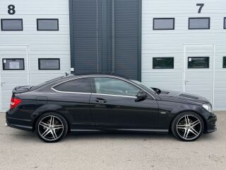 Mercedes-Benz C 220 AMG 2.1 R4 125kW