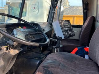Volvo WHITE GMC ENTYRE gudronaator 206kW
