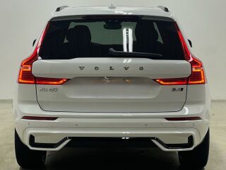 Volvo XC60 AWD ULTIMATE DARK H&K 145кВ