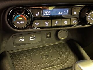 Nissan Juke N-Connecta 1.0 DIG-T 84kW