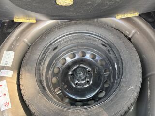 Volkswagen Golf 1.6 77кВ