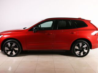 Volvo XC60 AWD R-DESIGN INTELLI SAFE PRO 2.0 B4 KERS Mild Hybrid 145кВ