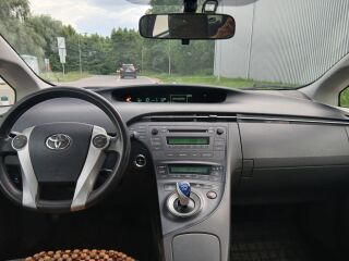 Toyota Prius 1.8 73кВ
