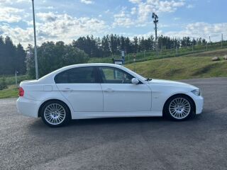 BMW 330 3.0 170kW