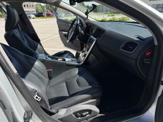Volvo S60 2.4 D5 151kW