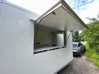 Rybinska Trailer Foodtruck / Kiosk