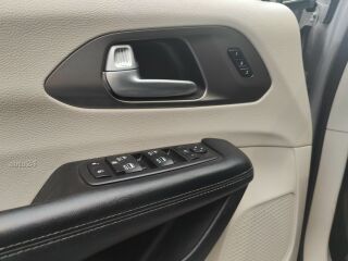 Chrysler Pacifica 3.6 214кВ