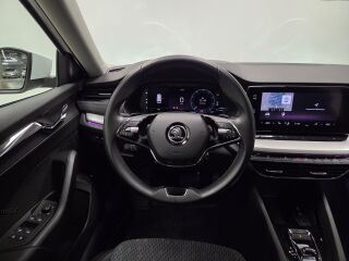 Skoda Octavia Combi Elegance 1.5 110кВ
