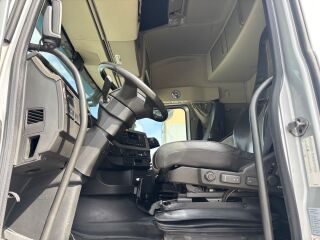 Volvo FH 540 6x2 EURO6 + THERMO KING FRIDGE R452A 405kW