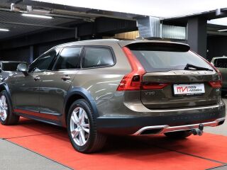 Volvo V90 Cross Country 2.0 140kW