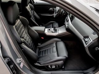 BMW 330 e M-Sport Individual 2.0 215kW