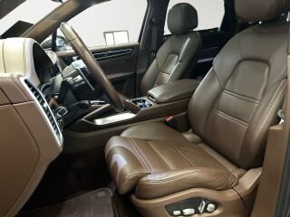 Porsche Cayenne Turbo 4.0 404kW