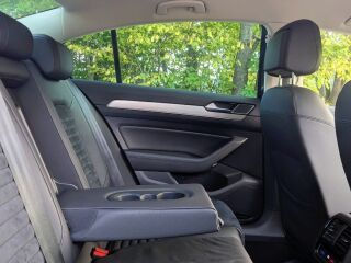 Volkswagen Passat R-Line Executive 1.5 TSI 110kW