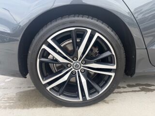 Volvo S60 R-Design T8 AWD Plugin Hybrid MY20 2.0 223kW