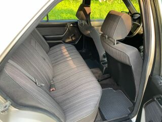 Mercedes-Benz E 200 2.0 87kW