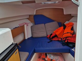 Beneteau Antares 6.80 R5 Volvo penta D3 85кВ