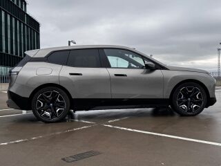 BMW iX xDrive 40 Sportpakett 102kW