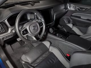 Volvo V60 T6 AWD R-Design Recharge PLUG-IN HYBRID 2.0 251кВ