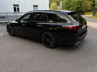 Mercedes-Benz E 300 AMG line SUPERSCREEN 2.0 150kW