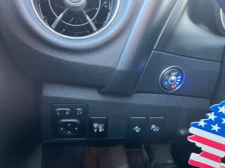 Toyota Auris 1.8 73кВ
