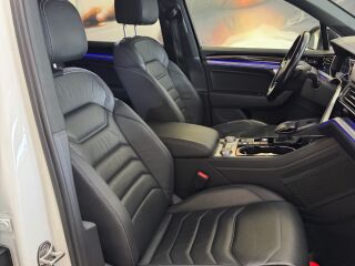 Volkswagen Touareg R-line 3.0 V6 170kW