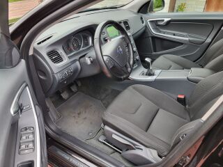 Volvo V60 Kinetic Black idition 2.0 D2 Euro6 88кВ