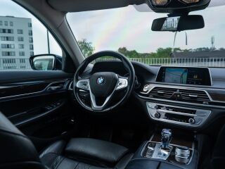 BMW 740 e iPERFORMANCE 240кВ