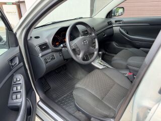 Toyota Avensis Wagon Linea Sol 2.0 108kW